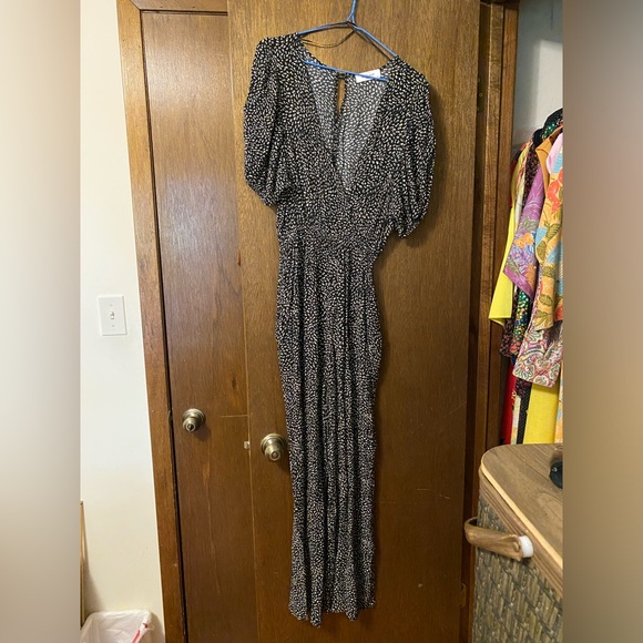 Carly Jean Los Angeles romper - Picture 2 of 7